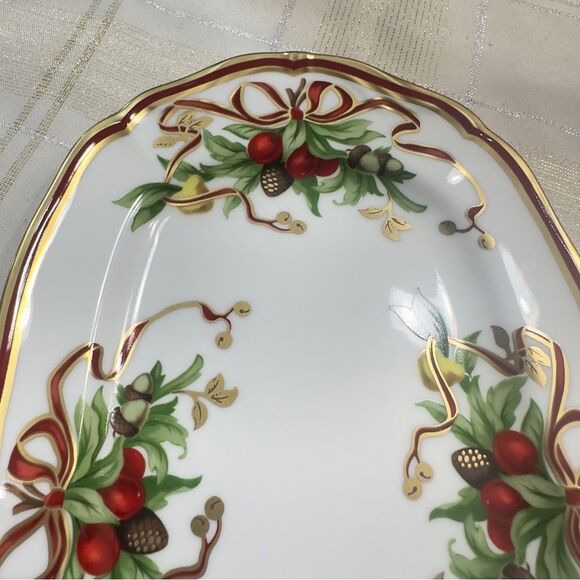 Tiffany & Co. Holiday Oval Serving Platter with Red and Green Accents Gold Trim - Picture 8 of 16